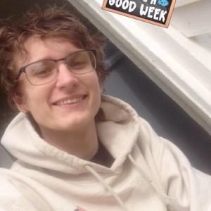 Meet your Posher, Adam